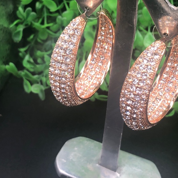 Joan Boyce 🆕2” inside/outside rose gold earrings - Picture 5 of 7